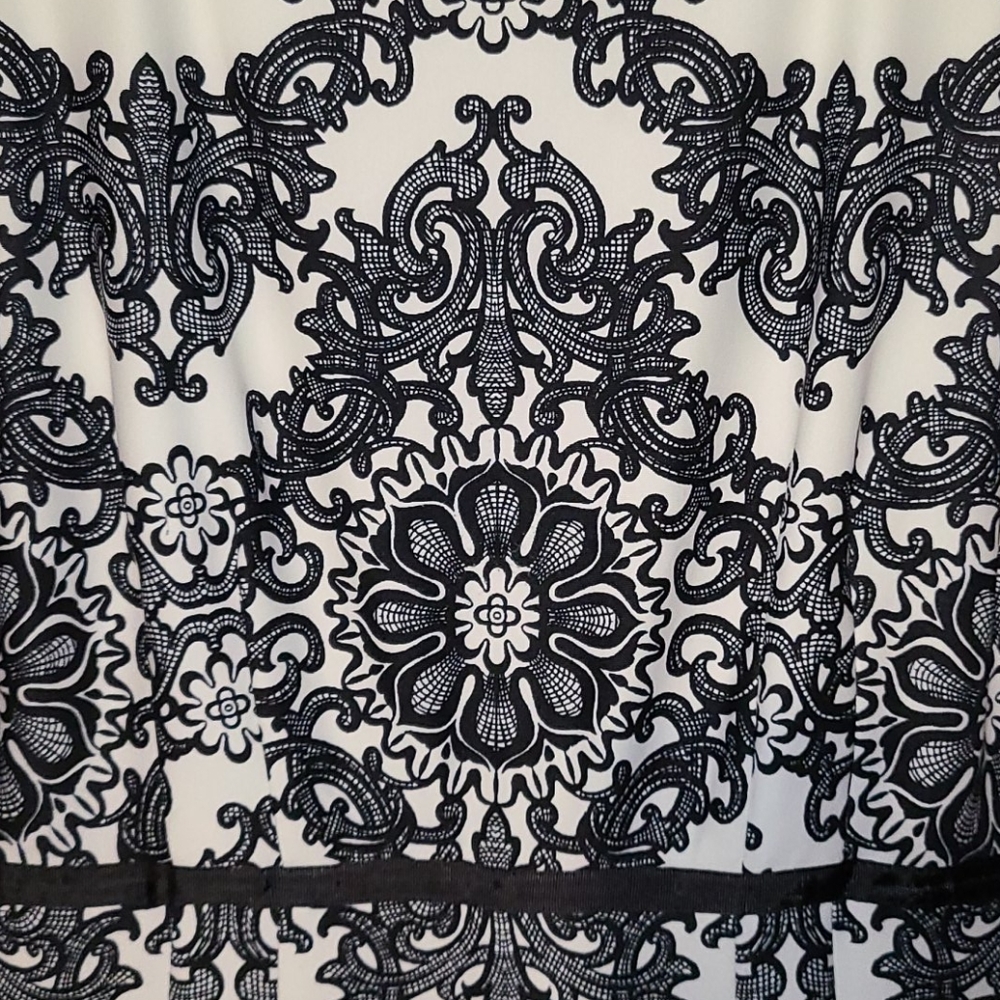 Dress - Picture 4 of 6